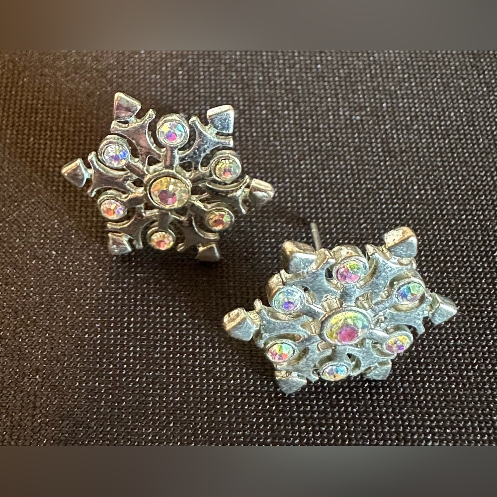 Vintage Aurora Borealis Rhinestones Snowflake pierced Earrings